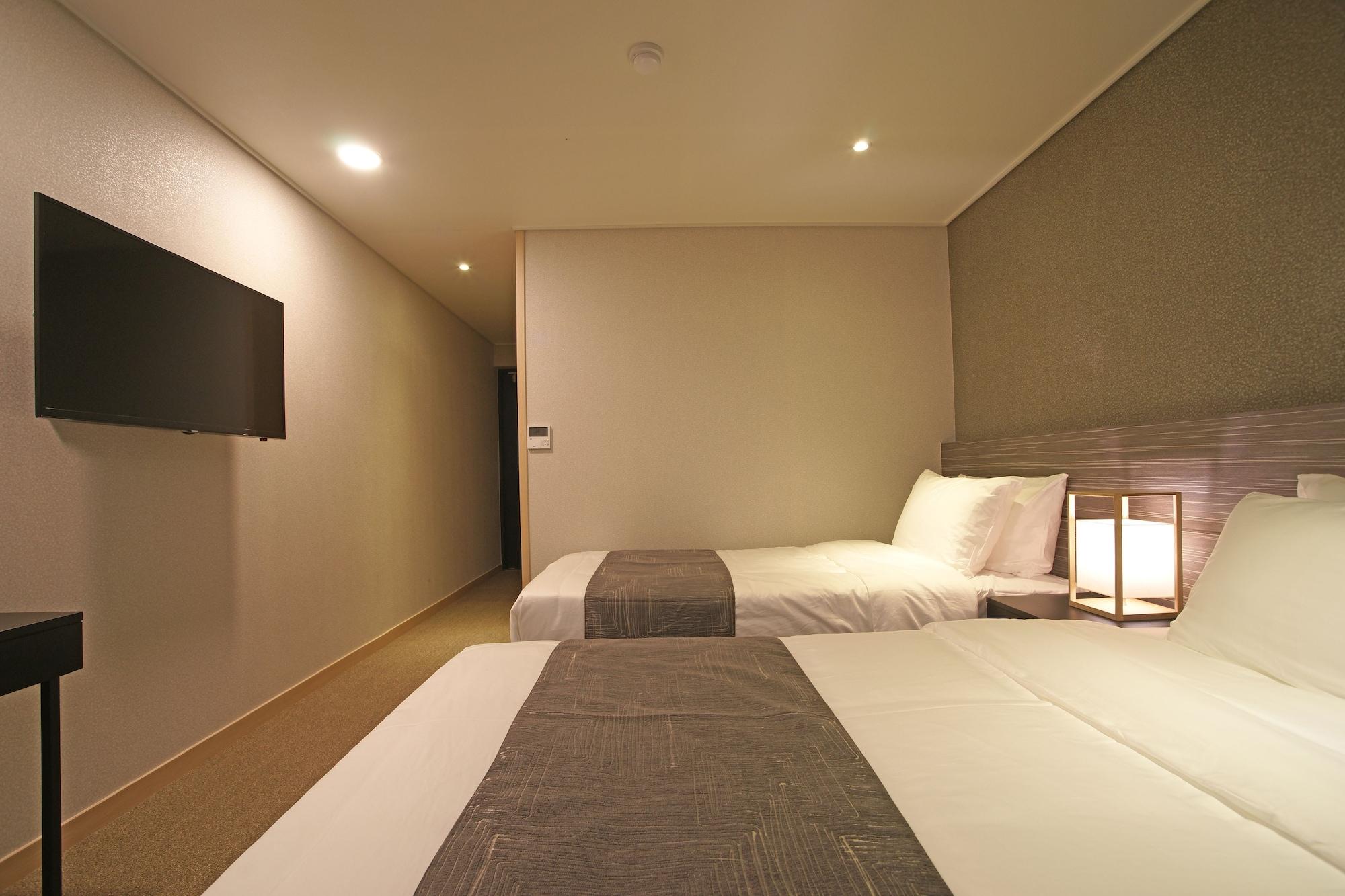 I-Jin Hotel Jeju Eksteriør bilde