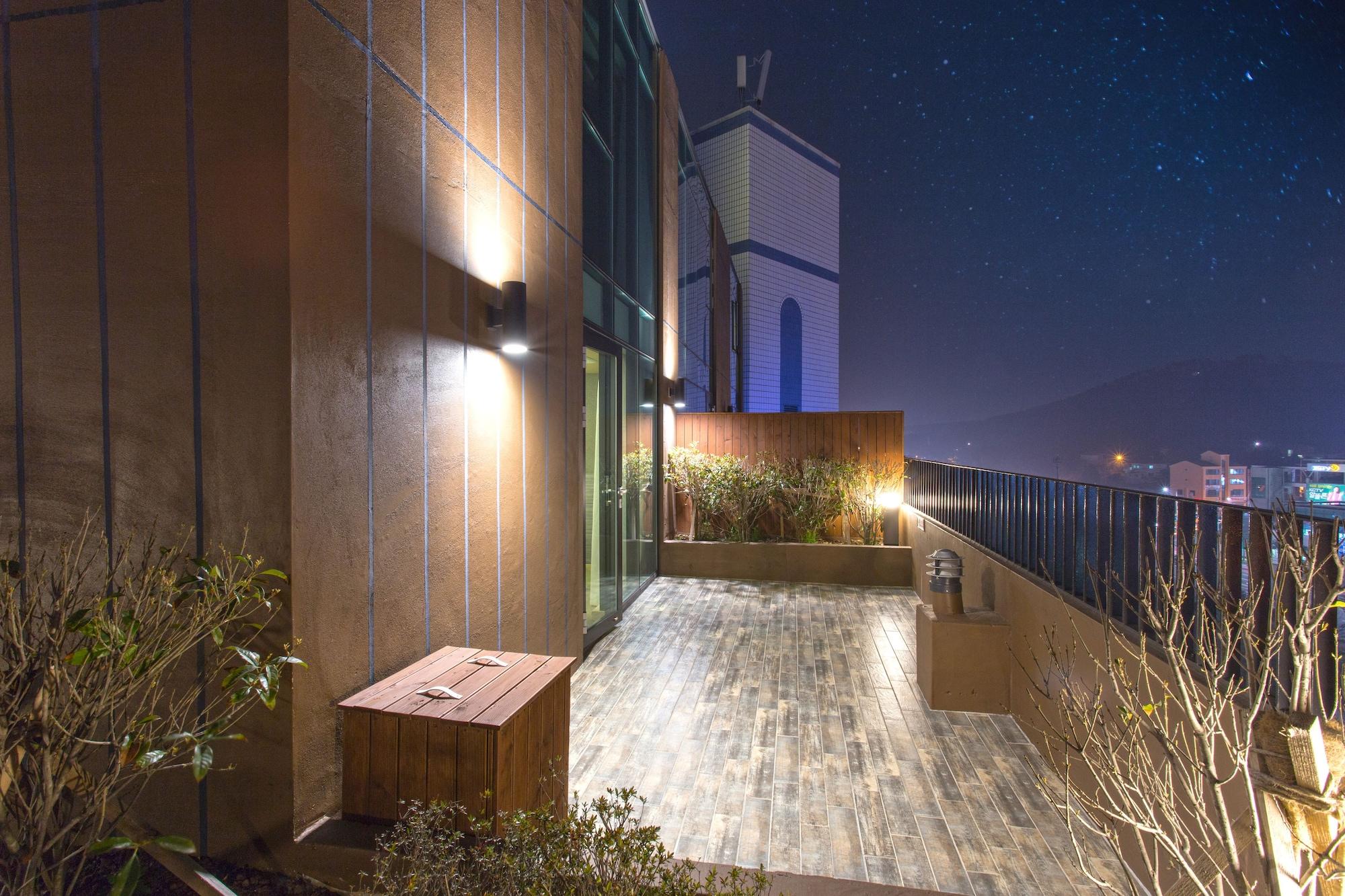 I-Jin Hotel Jeju Eksteriør bilde