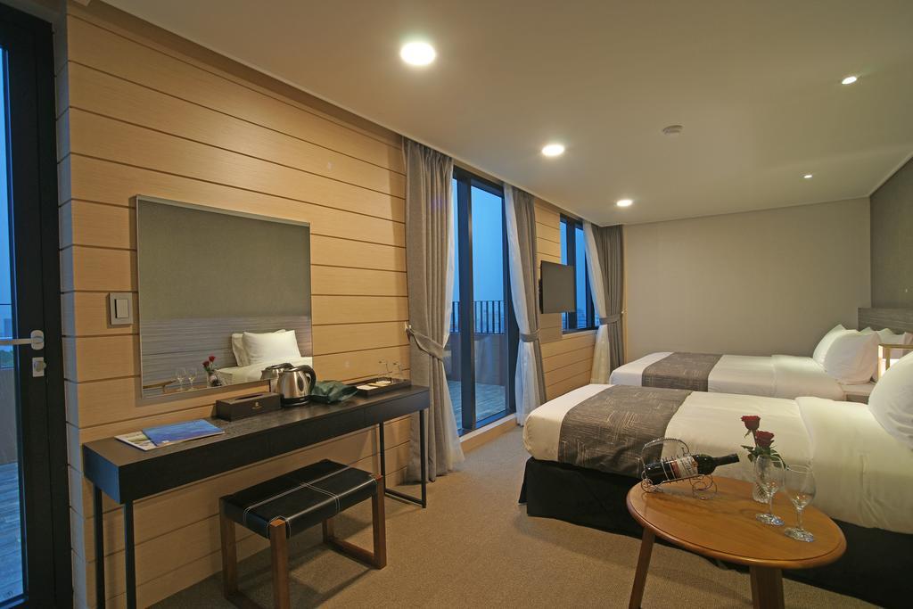 I-Jin Hotel Jeju Eksteriør bilde
