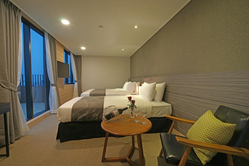 I-Jin Hotel Jeju Eksteriør bilde